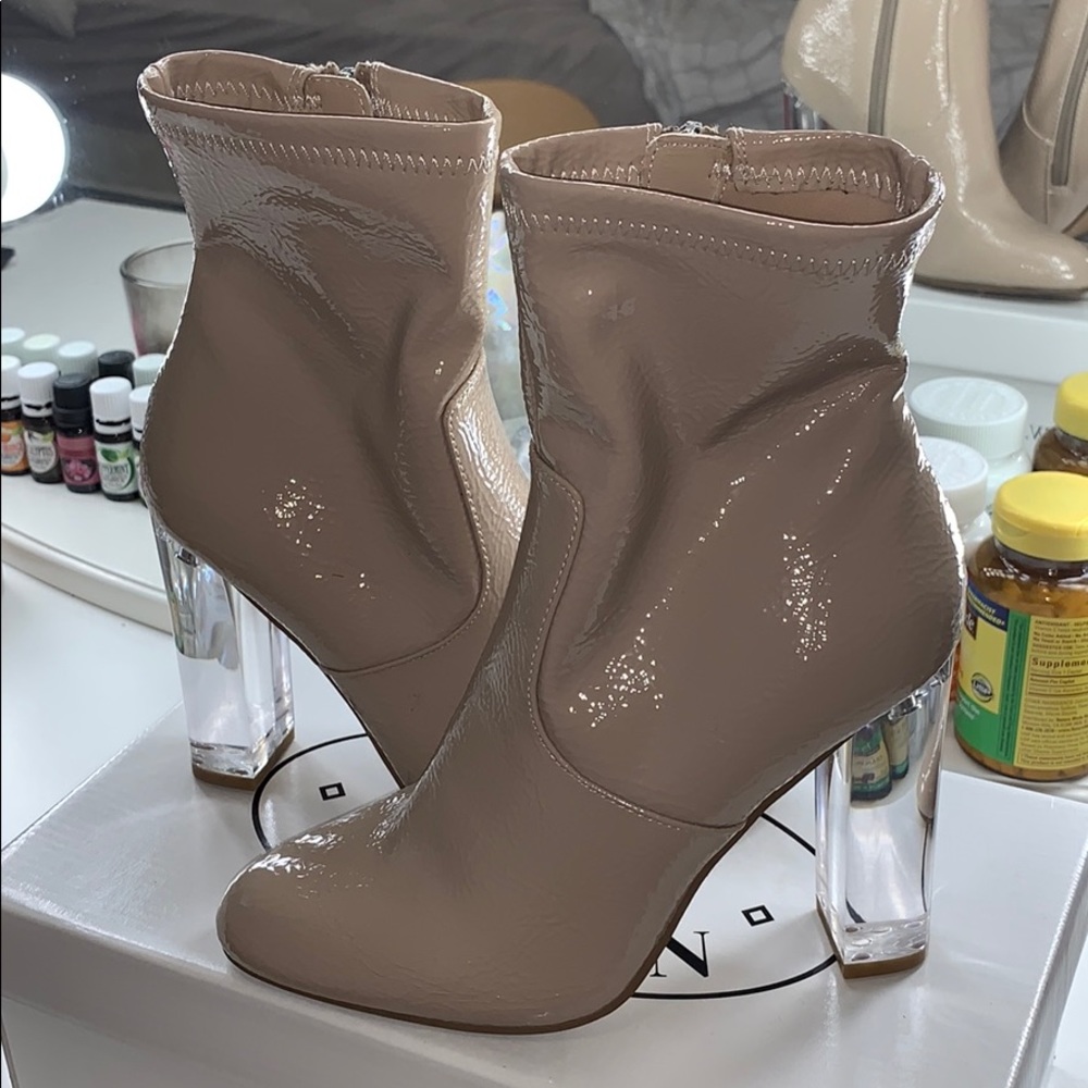 NEW - Steve Madden Clear Heeled Booties (5)
